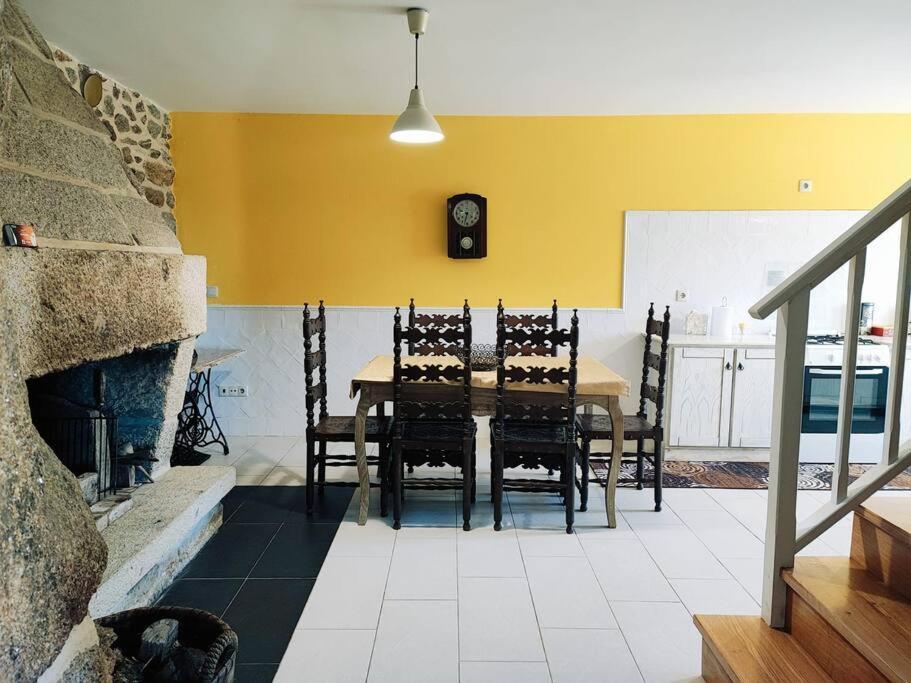 הוילה Melgaço Casa Cabreiros De Baixo מראה חיצוני תמונה