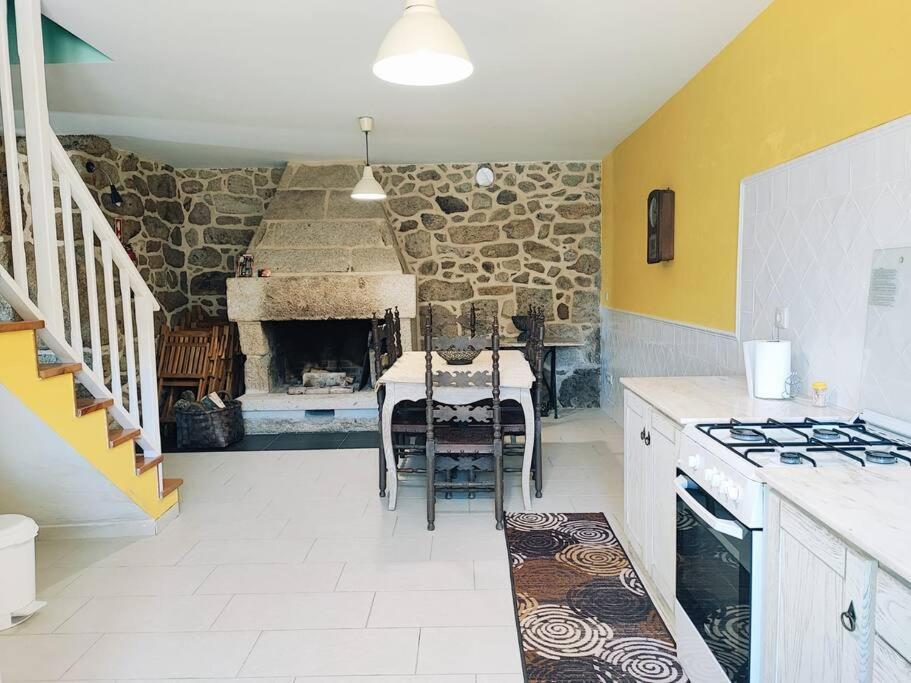 הוילה Melgaço Casa Cabreiros De Baixo מראה חיצוני תמונה